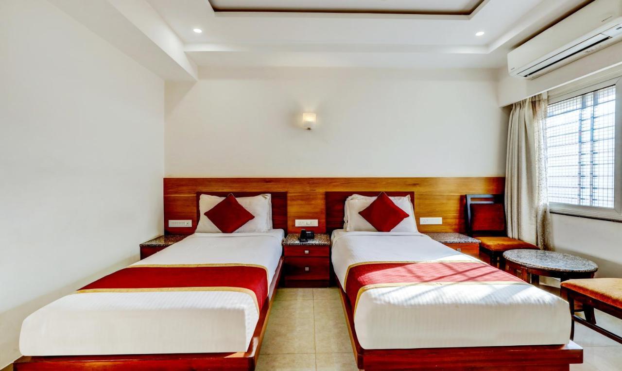 Hotel U.T.Elegance Bangalore Exterior foto