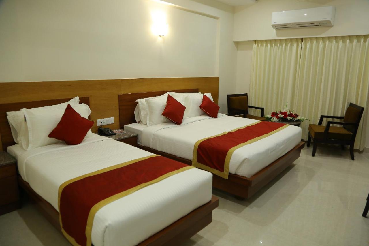 Hotel U.T.Elegance Bangalore Exterior foto