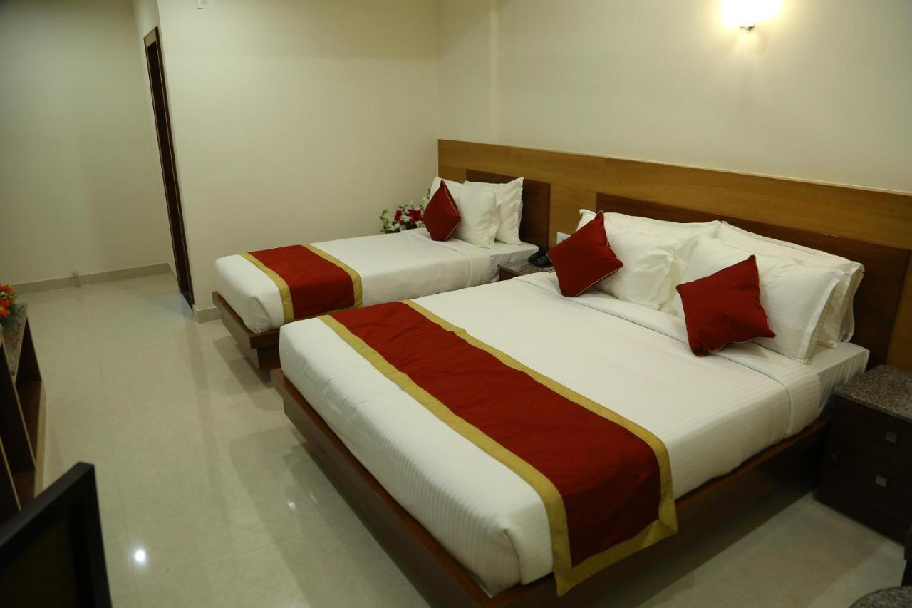Hotel U.T.Elegance Bangalore Exterior foto
